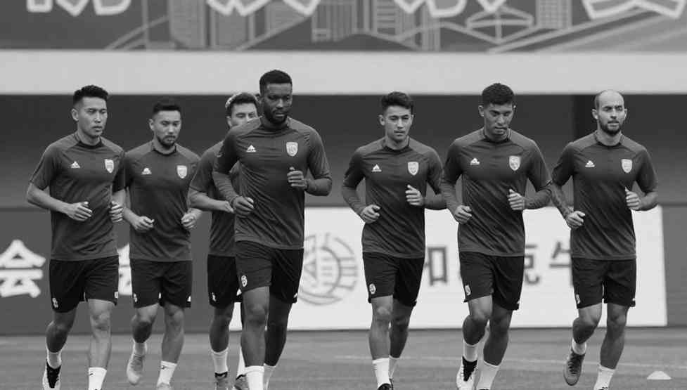 Pochettino's Diplomacy, Pellegrini's Contract, and Chile's Wait: A Referee's Eye Pochettino's Diplomacy, Pellegrini's Contract, and Chile's Wait: A Referee's Eye
