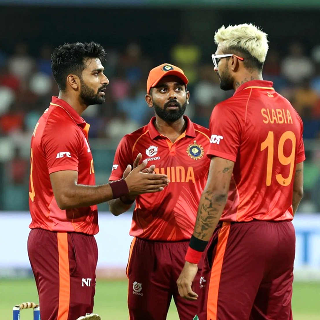 ডারবান ট্রায়াম্ফ এবং টি-টোয়েন্টি র্যাংকিংয়ের নতুন সমীকরণ: অস্ট্রেলিয়ার টেস্ট আধিপত্য, ভারতের ব্যাটিং সাম্রাজ্য ও পাকিস্তানি তারুণ্যের উত্থান ডারবান ট্রায়াম্ফ এবং টি-টোয়েন্টি র্যাংকিংয়ের নতুন সমীকরণ: অস্ট্রেলিয়ার টেস্ট আধিপত্য, ভারতের ব্যাটিং সাম্রাজ্য ও পাকিস্তানি তারুণ্যের উত্থান