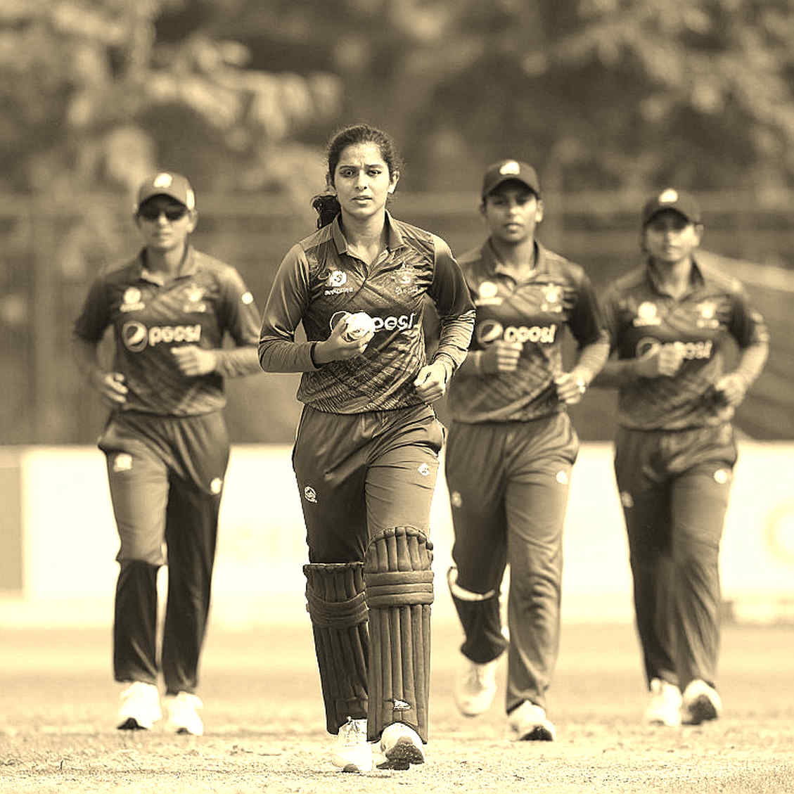 হ্যাগলি ওভালের সন্ধ্যা: একটি টান, তিন নম্বর আর ষোলো বলের প্রশ্ন