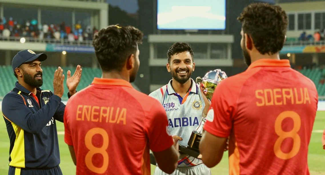 বারো নম্বর মানুষটির মিথ: যেখানে সাবস্টিটিউট আইন ব্যাটসম্যানকে বাঁচায় না, বাজারকে বাঁচায়