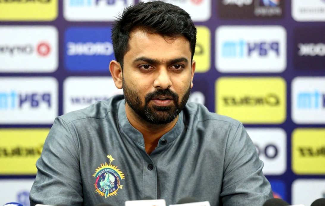 নিলামের খাতা বনাম আকাদেমির খাতা: দক্ষিণ এশিয়ার ক্রিকেটে তরুণ প্রতিভার দাম আসলে কে লেখে? নিলামের খাতা বনাম আকাদেমির খাতা: দক্ষিণ এশিয়ার ক্রিকেটে তরুণ প্রতিভার দাম আসলে কে লেখে?