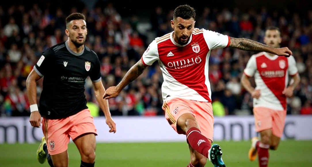 Galatasaray's One Goal, Three Points: The Arithmetic of Rotation and the Balance of Power in the Süper Lig Galatasaray's One Goal, Three Points: The Arithmetic of Rotation and the Balance of Power in the Süper Lig